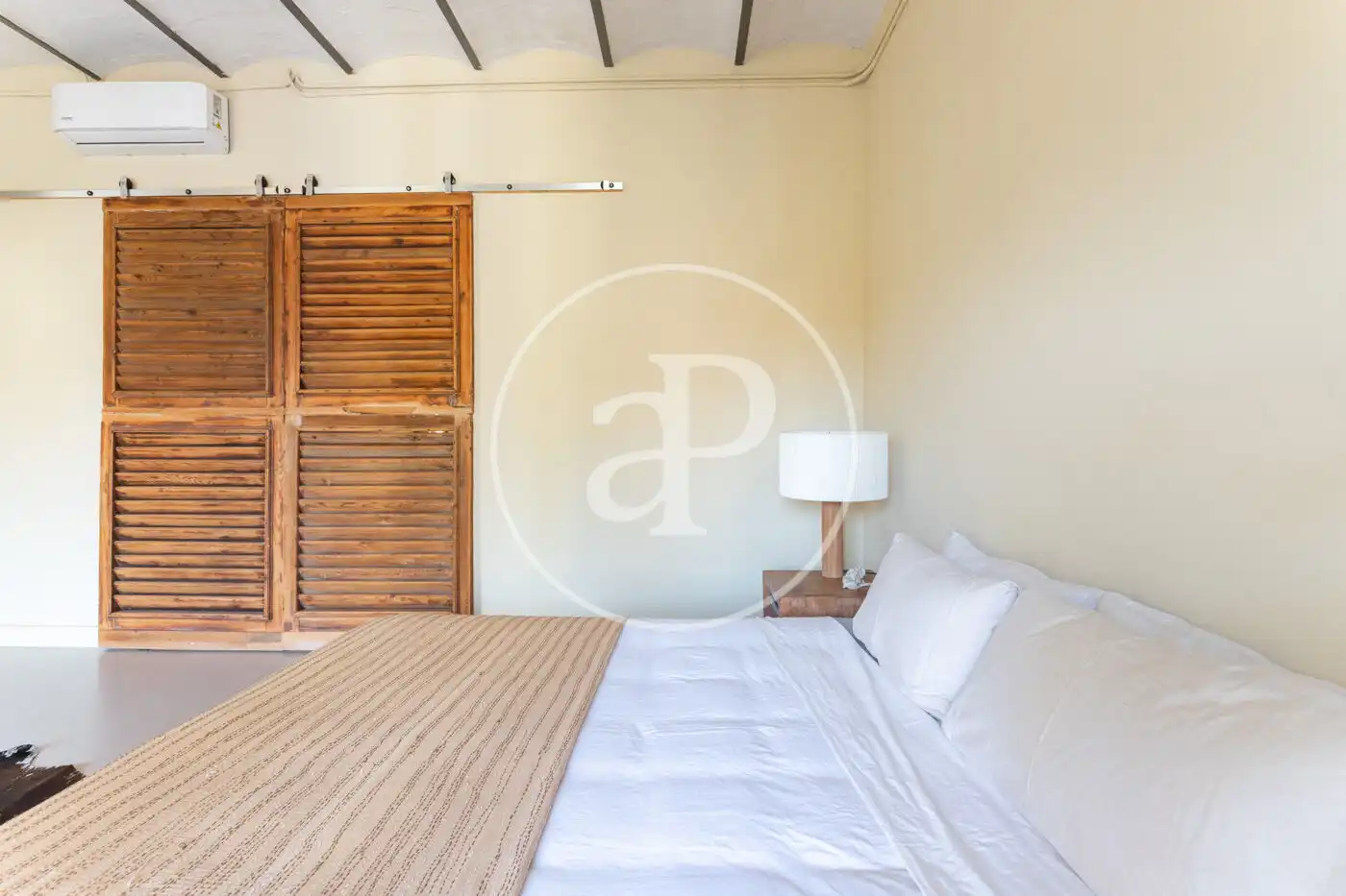 Habitación de Piso de alquiler en Barcelona con Calefacción, Amueblado y Balcón