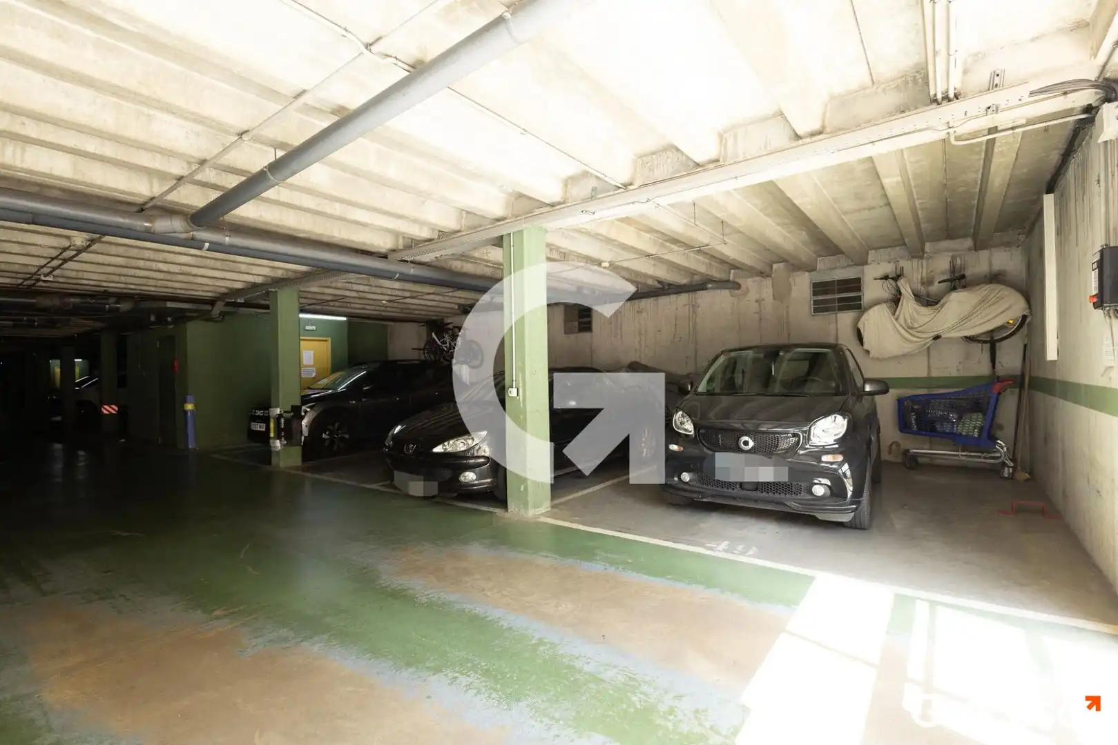 Parking de Piso en venta en Badalona con Aire acondicionado, Calefacción y Horno