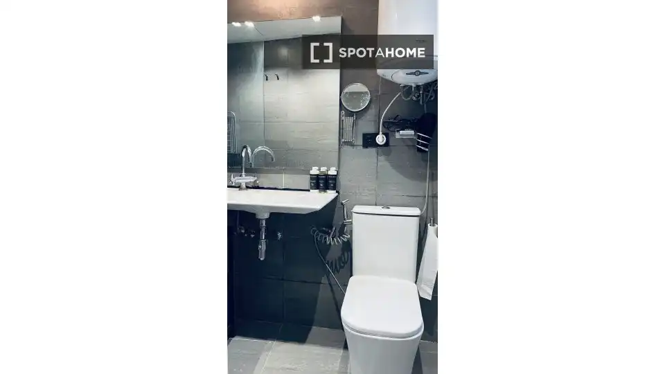 Flat with terrace to rent in Ciutat Vella, imagen 3