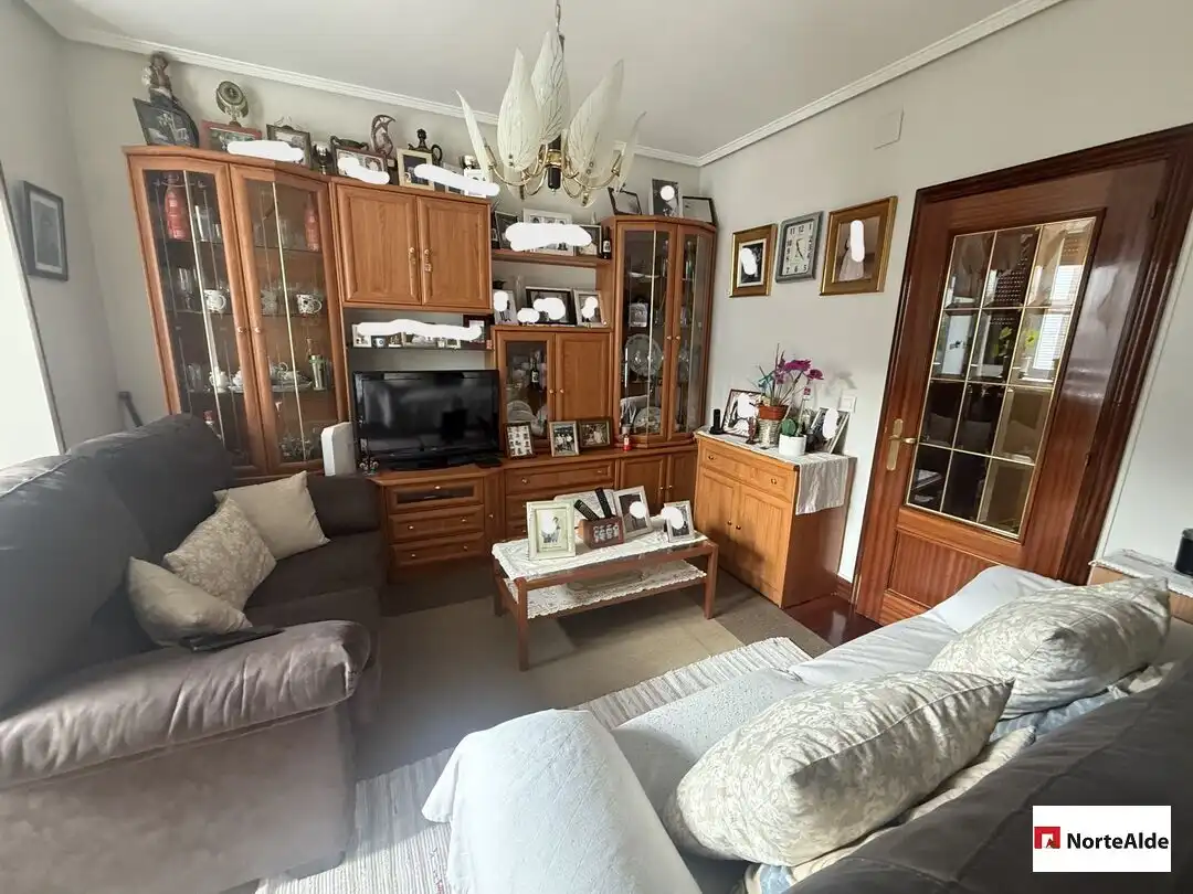 Flat with balcony for sale in Rontegui - Pormetxeta