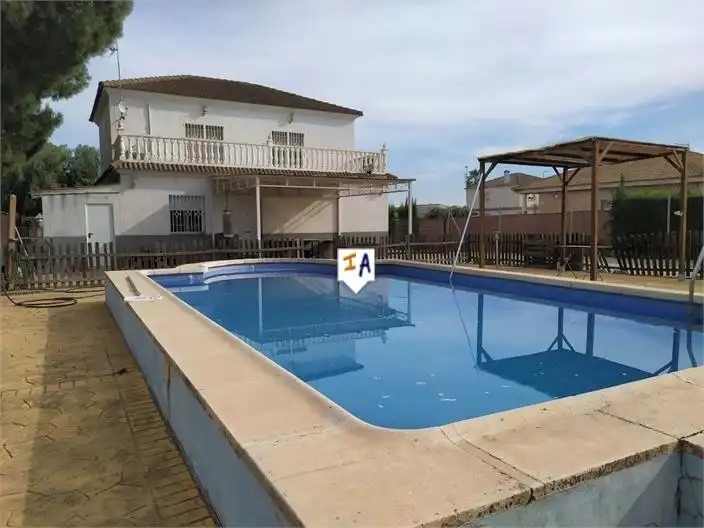 House with pool for sale in Periurbano Oeste - Sierra