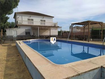 Casa amb piscina en venda a Periurbano Oeste - Sierra