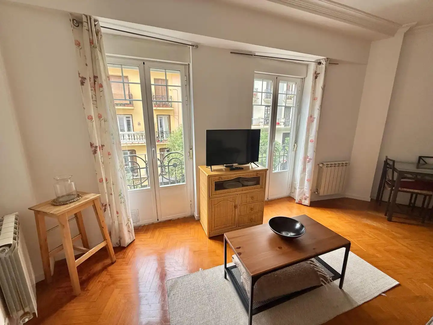 Wohnzimmer von Wohnung zur Miete in Madrid mit Heizung, Möbliert und Balkon