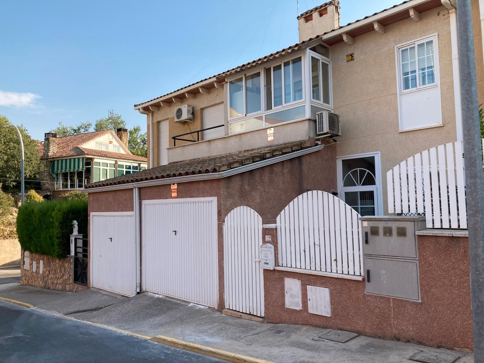 Exterior view of Single-family semi-detached for sale in Ontígola  with Air Conditioner, Private garden and Terrace