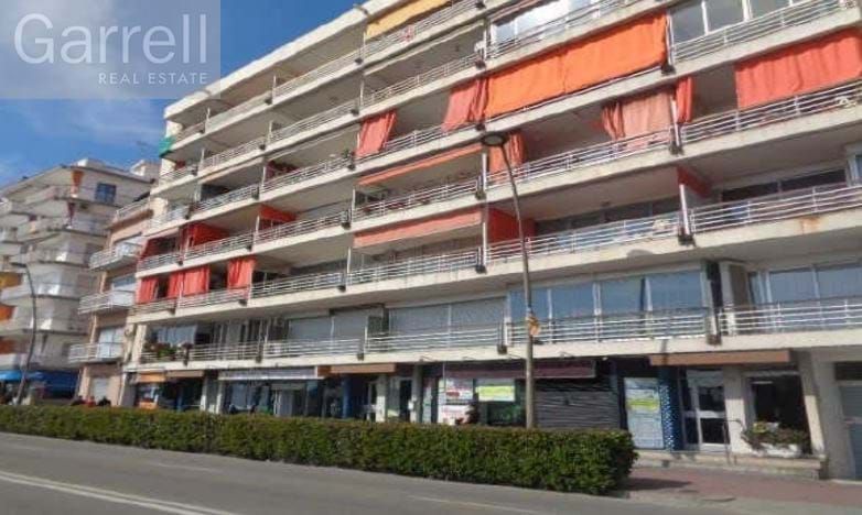 Vista exterior de Pis en venda en Arenys de Mar amb Terrassa