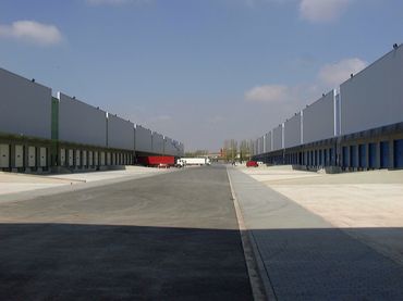 Nave industrial con ascensore in affitto a Carrer E 35
