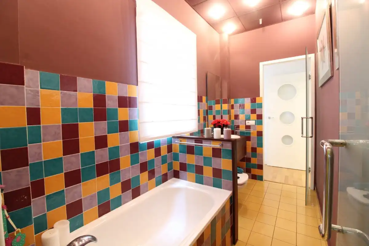 Baño de Piso de alquiler en Valencia con Aire acondicionado, Calefacción y Parquet