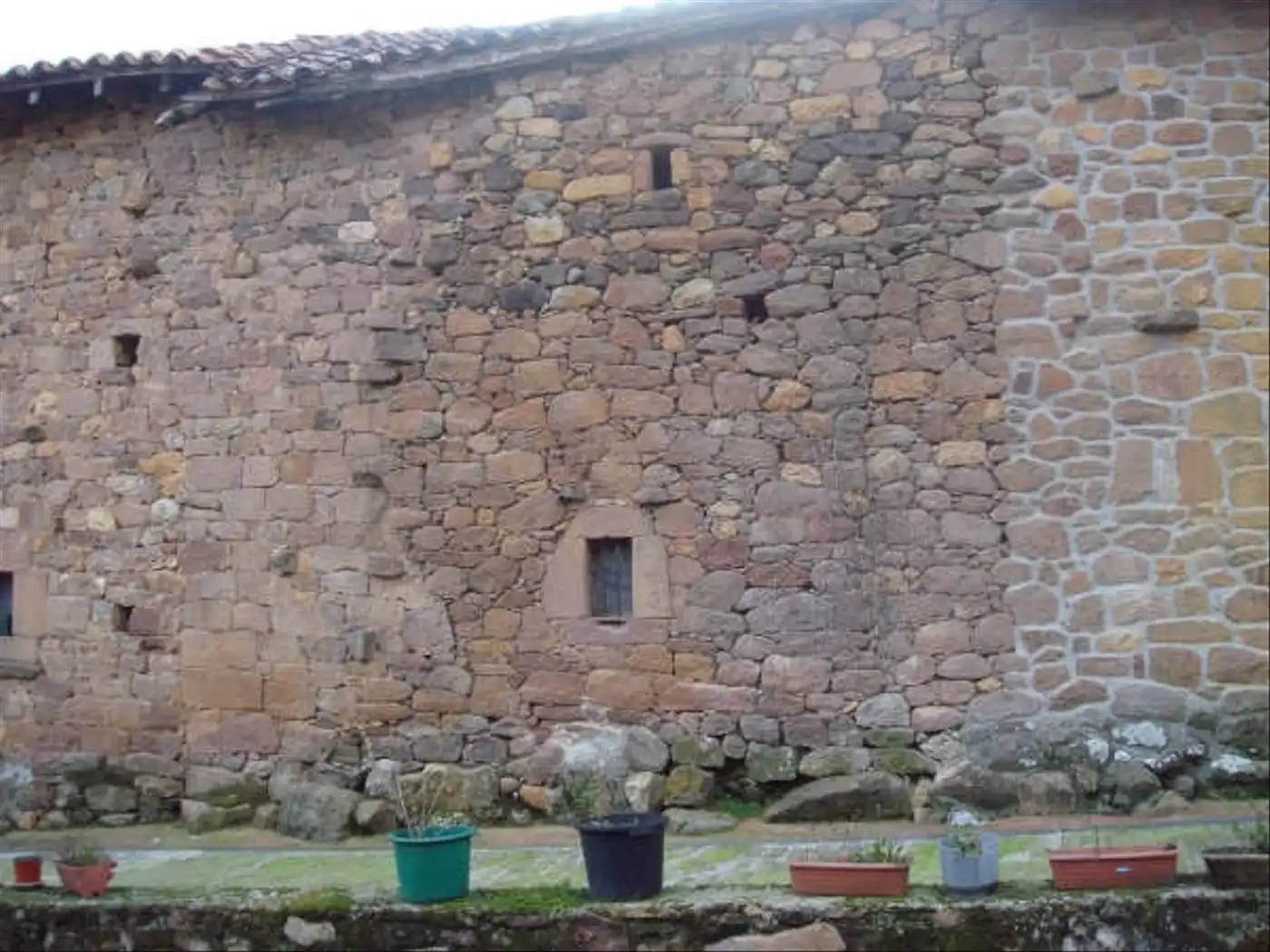 Vista exterior de Edificio en venta en Cabuérniga