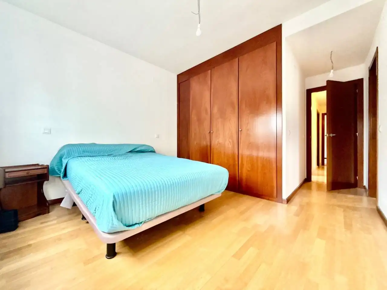 Habitación de Casa adosada en venta en Bargas con Calefacción, Jardín privado y Alarma