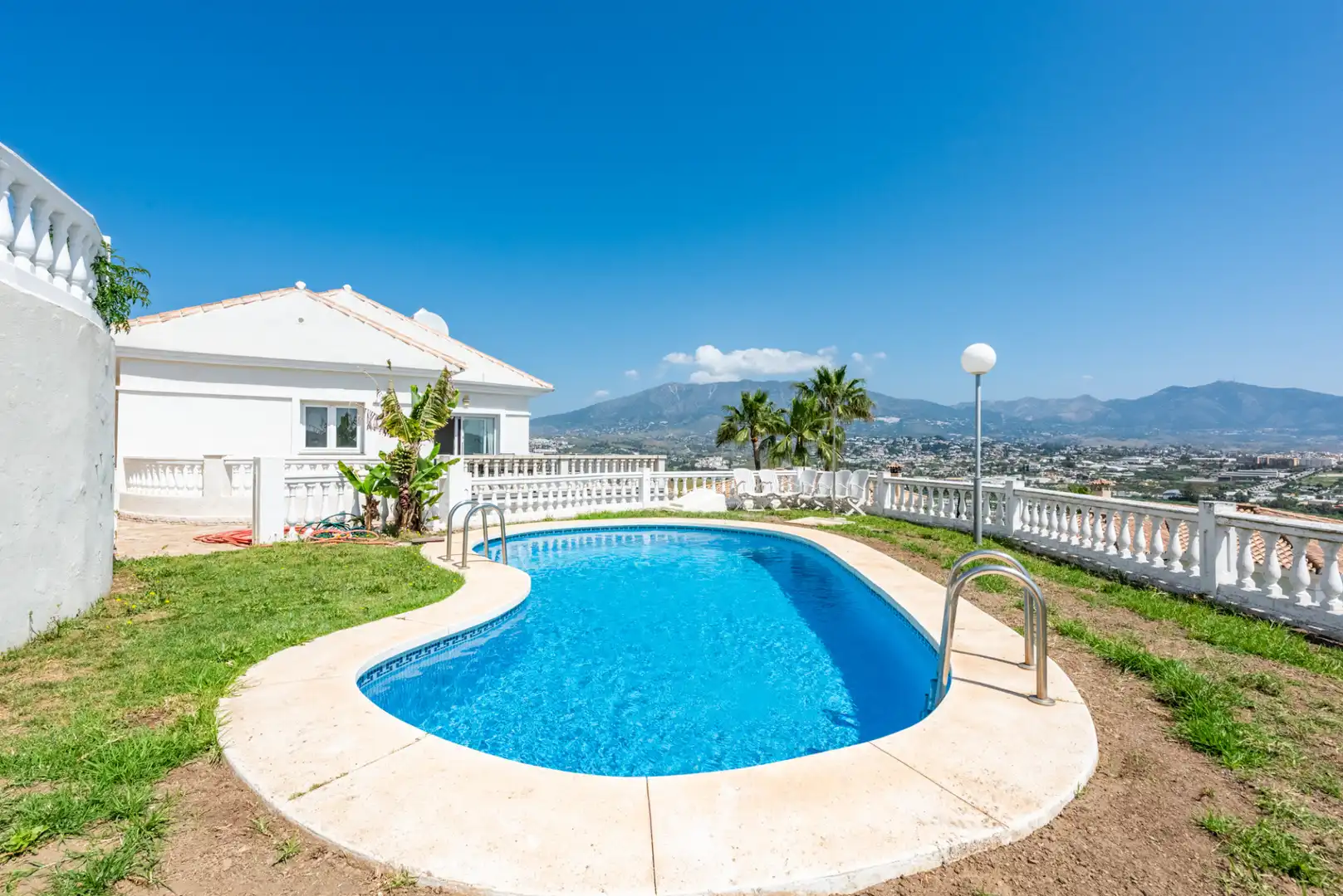 Swimming pool of Houses for sale in Mijas  with Terrace, Swimming Pool and Furnished