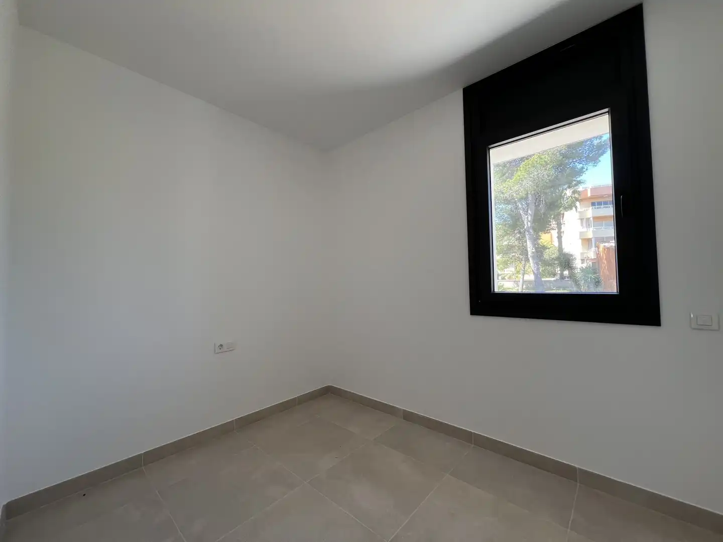 Schlafzimmer von Einfamilien-Reihenhaus zum Verkauf in Altafulla mit Klimaanlage, Heizung und Terrasse