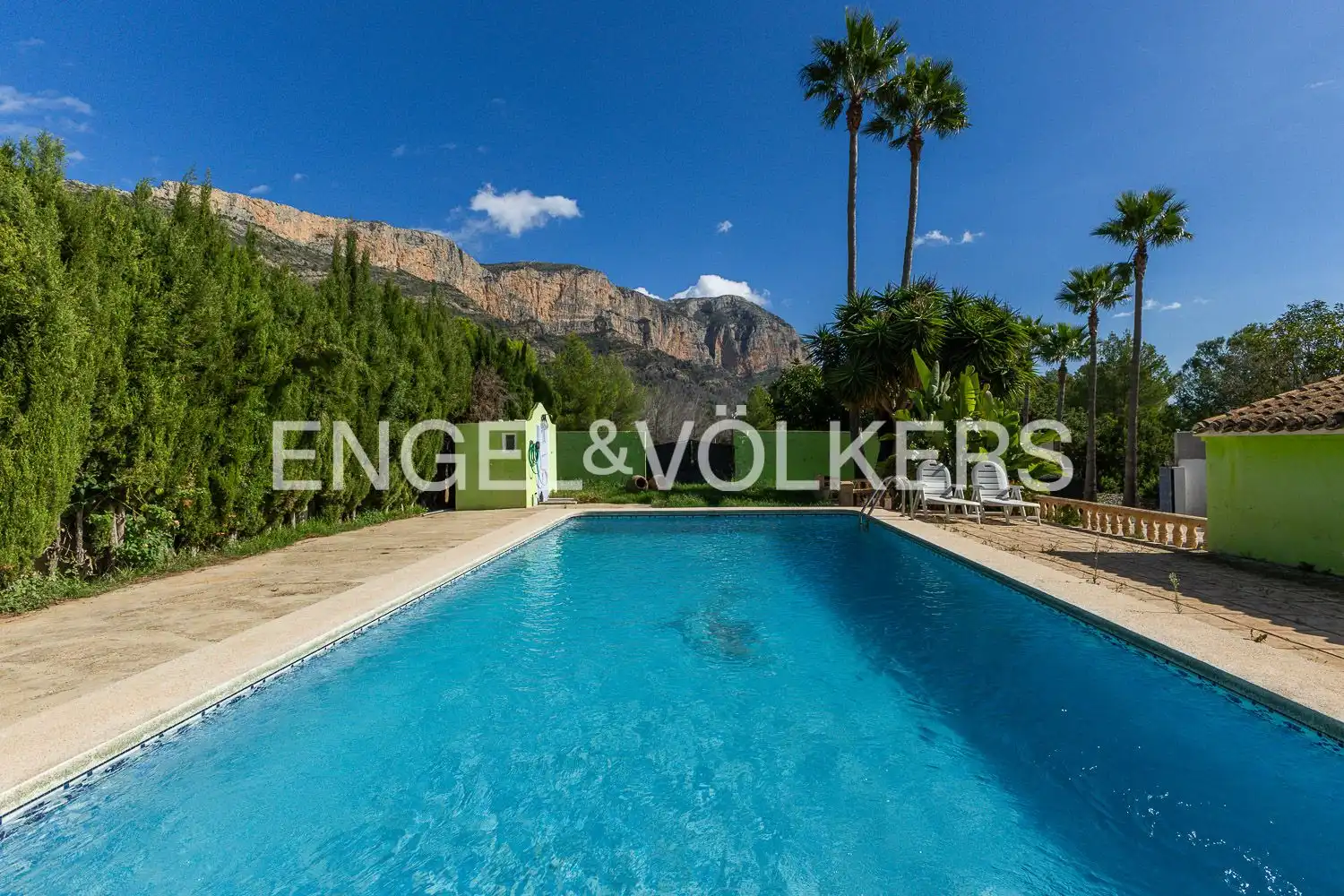Piscina de Casa o chalet en venta en Dénia con Calefacción, Jardín privado y Parquet