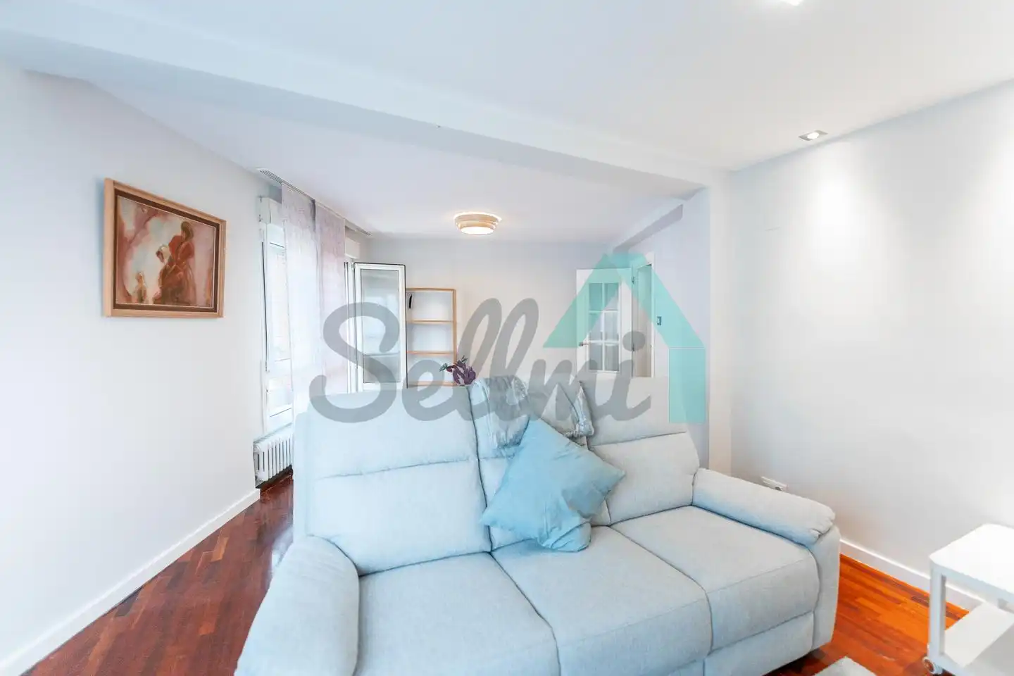 Sala d'estar de Pis de lloguer en Oviedo  amb Calefacció, Parquet i Terrassa