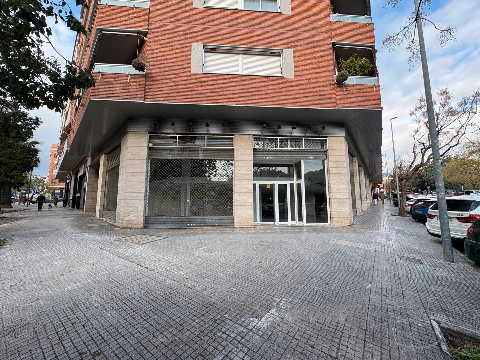 Vista exterior de Local de alquiler en Viladecans con Internet