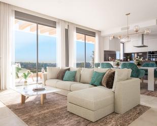 Sala d'estar de Apartament en venda en Estepona amb Aire condicionat i Terrassa