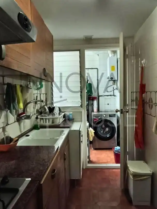 Cuina de Pis en venda en Barcelona amb Moblat i Balcó