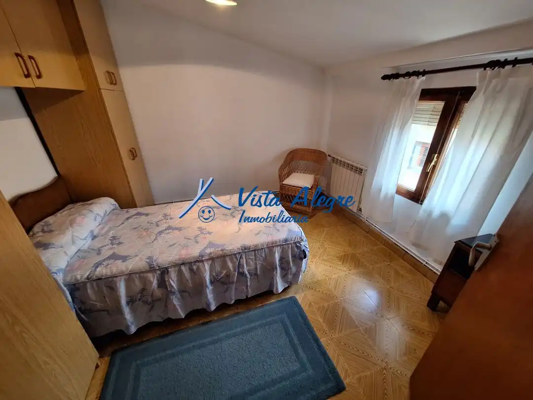Habitación de Casa o chalet en venta en Ollauri con Calefacción, Trastero y Amueblado