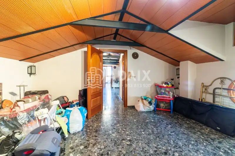 Haus oder Chalet zum Verkauf in Úbeda mit Terrasse, Abstellraum und Balkon