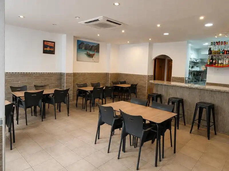 Local de lloguer en Estepona amb Terrassa i Moblat
