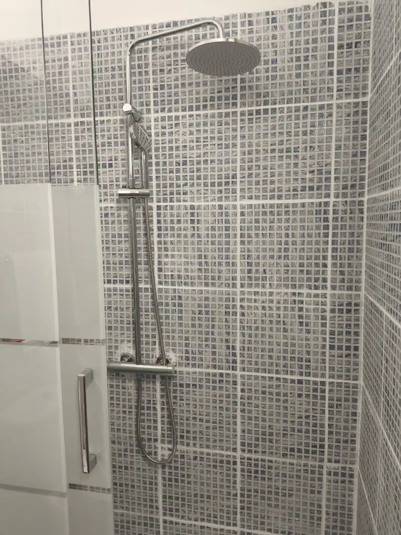 Badezimmer von Wohnung zum Verkauf in Arona mit Möbliert, Ofen und Mikrowelle