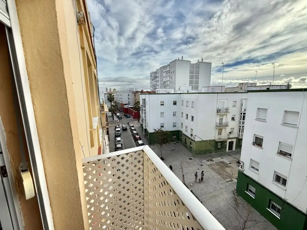 Außenansicht von Maisonette zum Verkauf in Cádiz mit Balkon