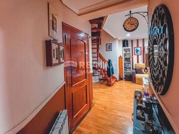Dúplex en venda en Vigo  amb Calefacció, Parquet i Traster