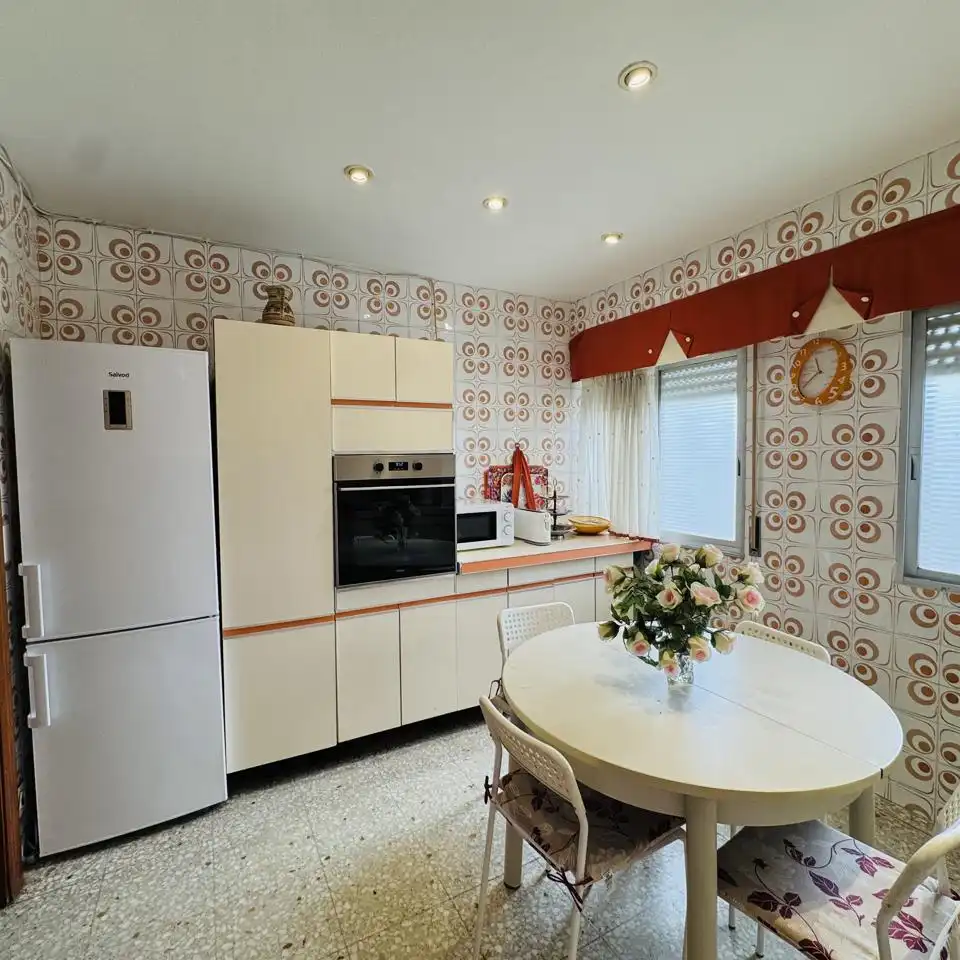 Flat for sale in De Cesáreo Alierta, La Granja
