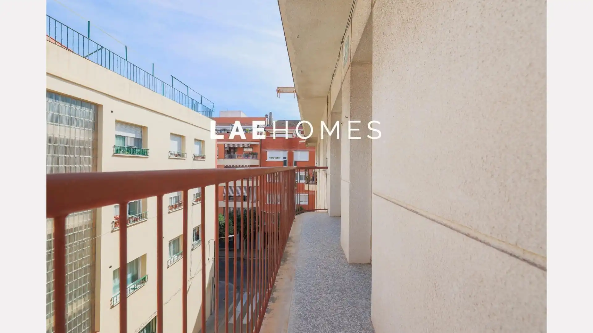 Terrasse von Dachboden zum Verkauf in Vilanova i la Geltrú mit Heizung, Terrasse und Balkon