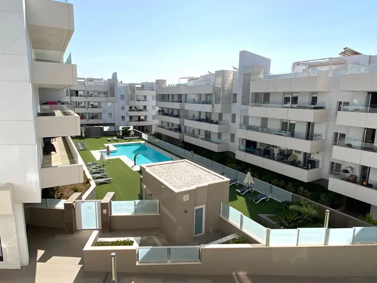 Adossat amb piscina en venda a San Pedro de Alcántara, imagen 2