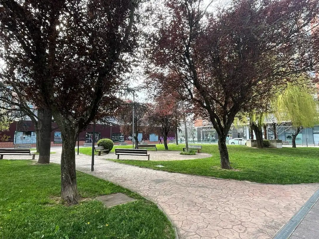 Garaje en venta en Plaza de los Sauces, Barañáin / Barañain