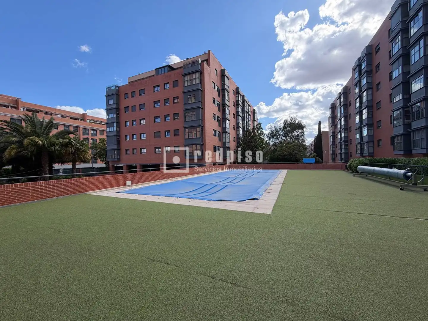 Swimming pool of Flat for sale in Madrid  with Air Conditioner, Heating and Private garden