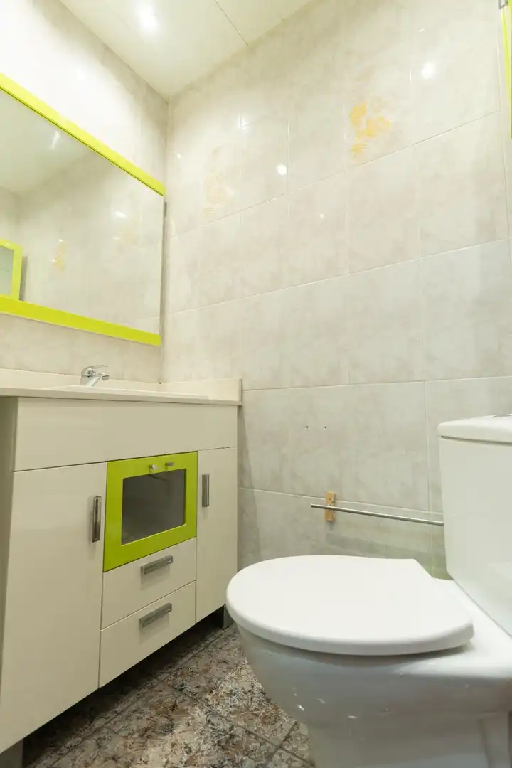 Baño de Apartamento en venta en L'Hospitalet de Llobregat con Aire acondicionado y Calefacción