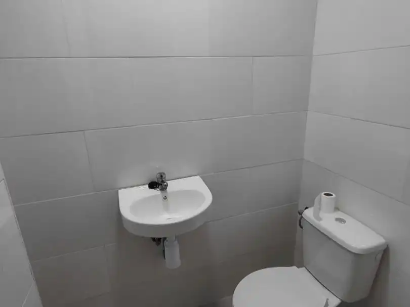 Bany de Traster de lloguer en Madrid amb Alarma