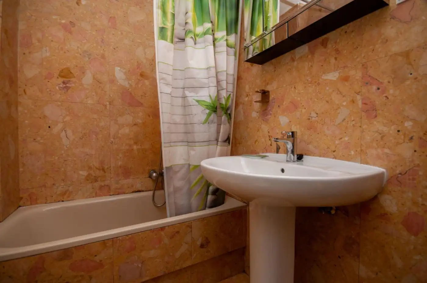 Baño de Piso en venta en Madrid con Calefacción y Terraza