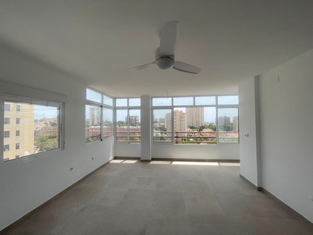 Living room of Flat to rent in Alicante / Alacant  with Air Conditioner, Heating and Community pool