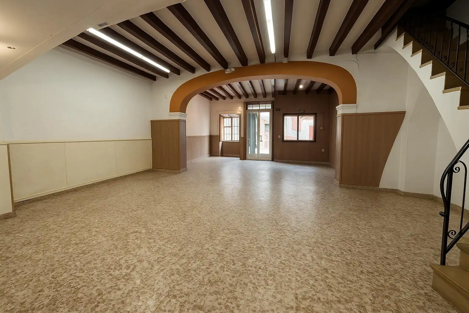 Casa bifamiliare con terrazza in vendita a Plaça de Baix 7, imagen 2