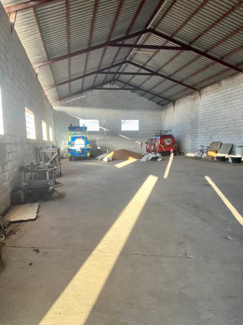 Nau industrial en venda en Herencia