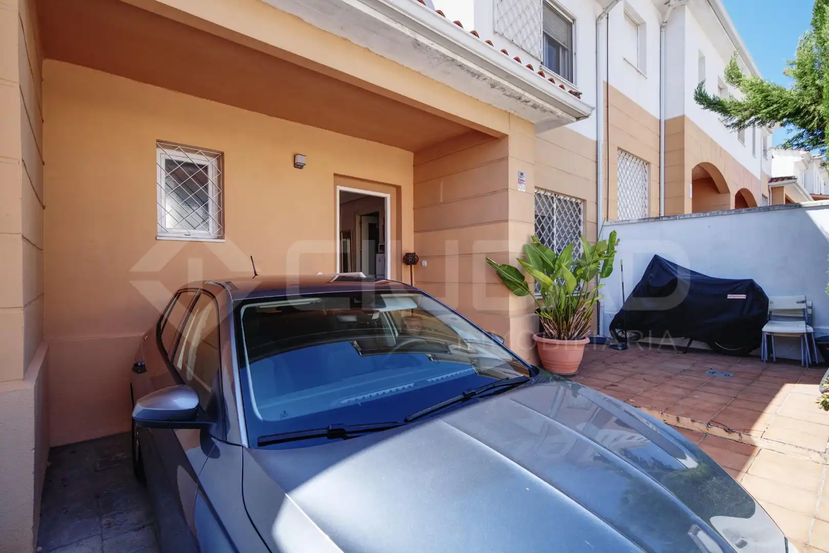 Exterior view of Houses for sale in San Juan de Aznalfarache  with Air Conditioner, Private garden and Community pool