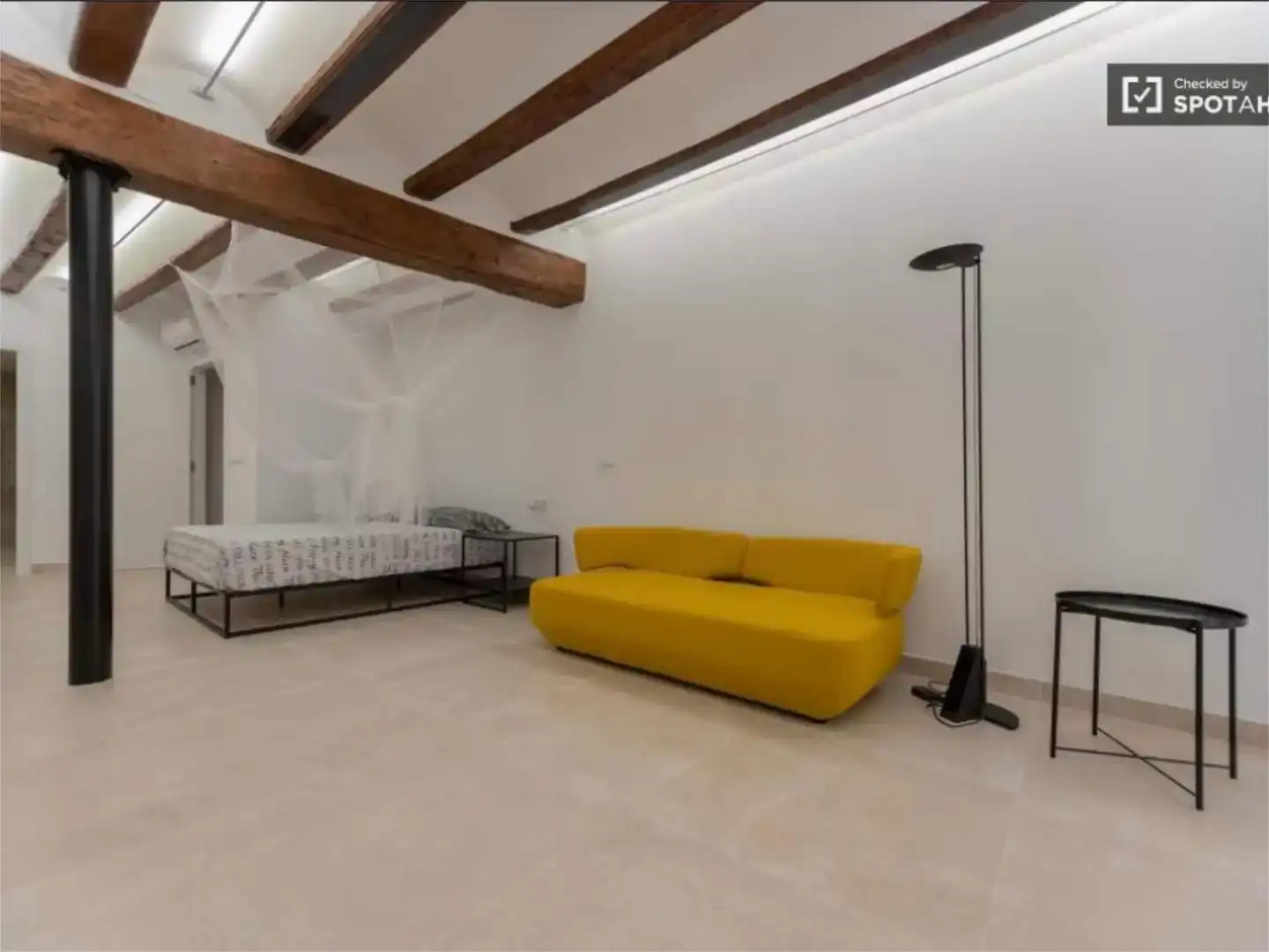 Sala d'estar de Pis de lloguer en  Valencia Capital amb Aire condicionat i Balcó