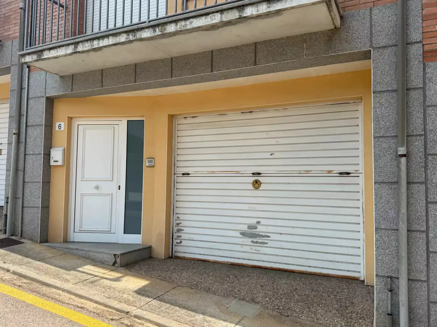 Aparcament de Casa adosada en venda en Barcelona amb Calefacció i Balcó