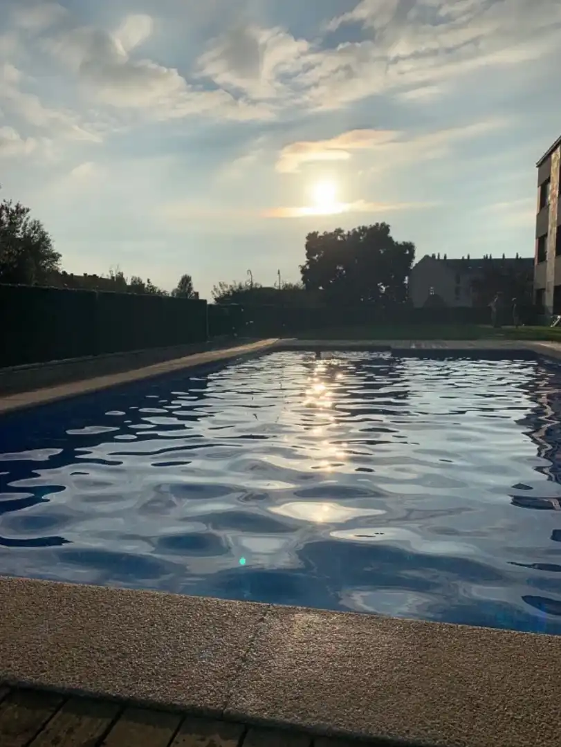 Piscina de Dúplex en venta en Oleiros con Calefacción, Trastero y Amueblado