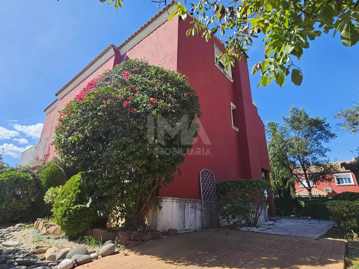 Vista exterior de Casa adosada en venta en Montealegre 