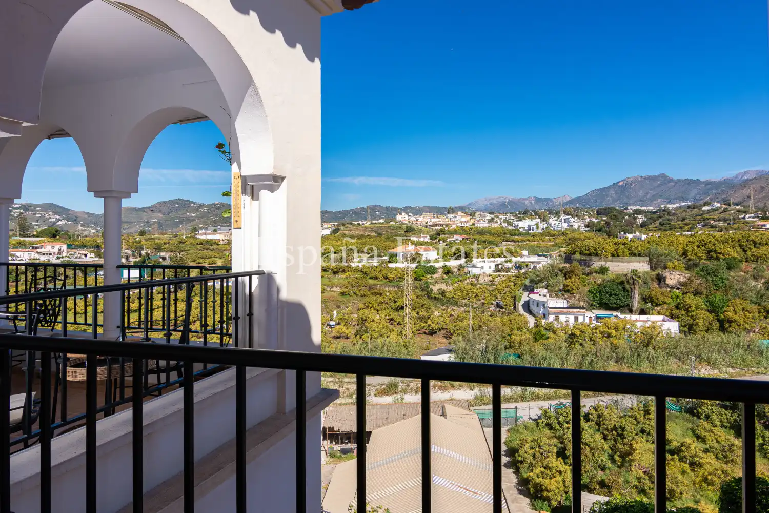 Vista exterior de Apartament en venda en Nerja amb Aire condicionat, Calefacció i Terrassa