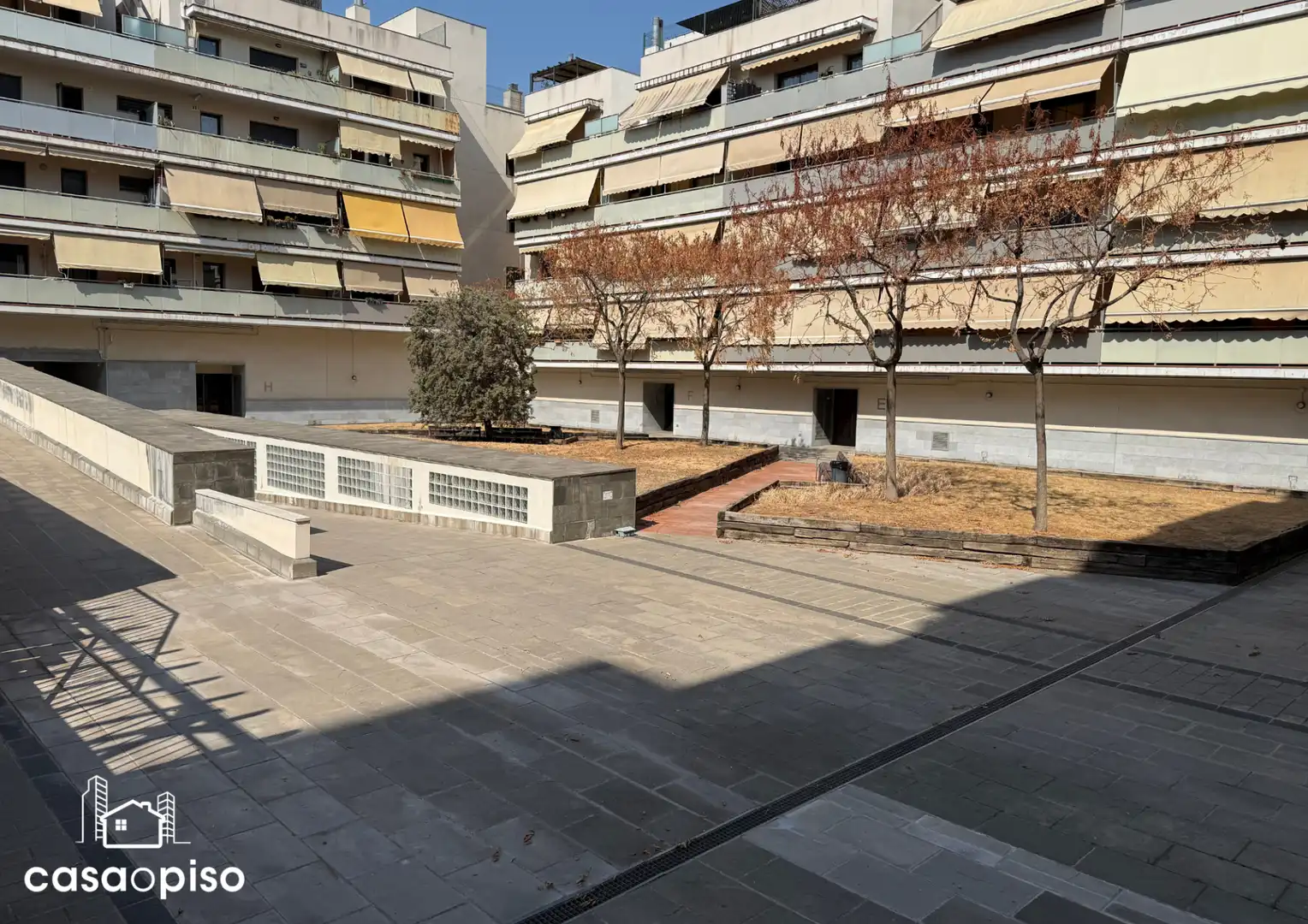 Vista exterior de Piso en venta en Terrassa con Calefacción y Trastero