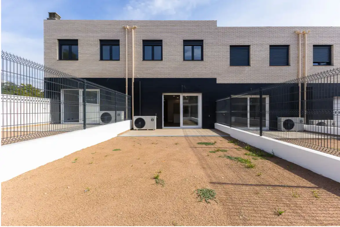 New build Terraced house with garden for sale in Carrer del Pintor Guàrdia