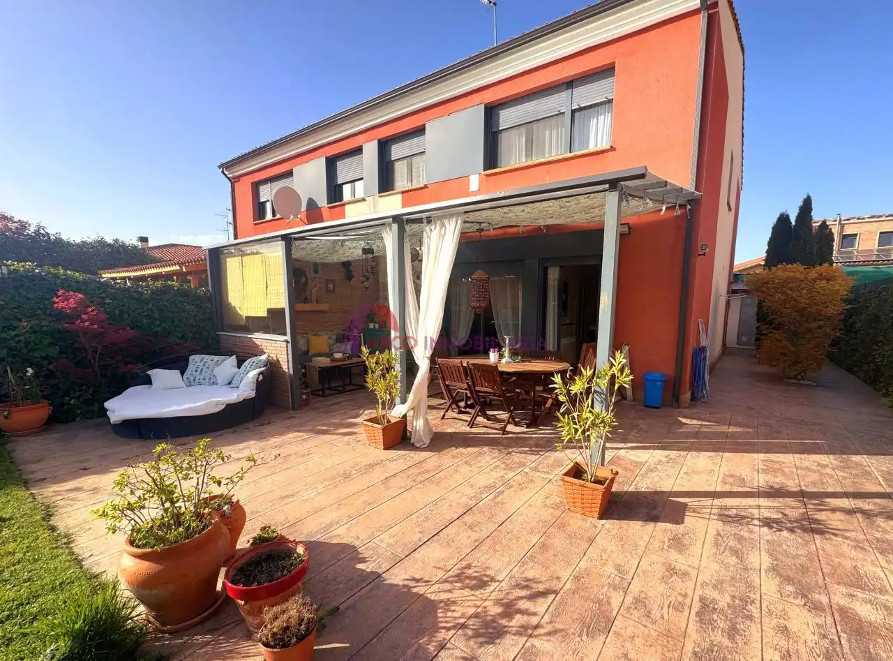 Terrace of Detached homes for sale in Buniel  with Heating, Private garden and Storage room