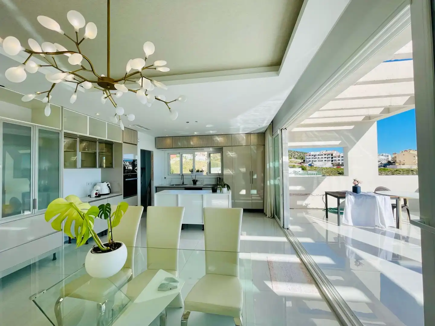 Comedor de Casa o chalet en venta en Benalmádena con Aire acondicionado, Jardín privado y Terraza