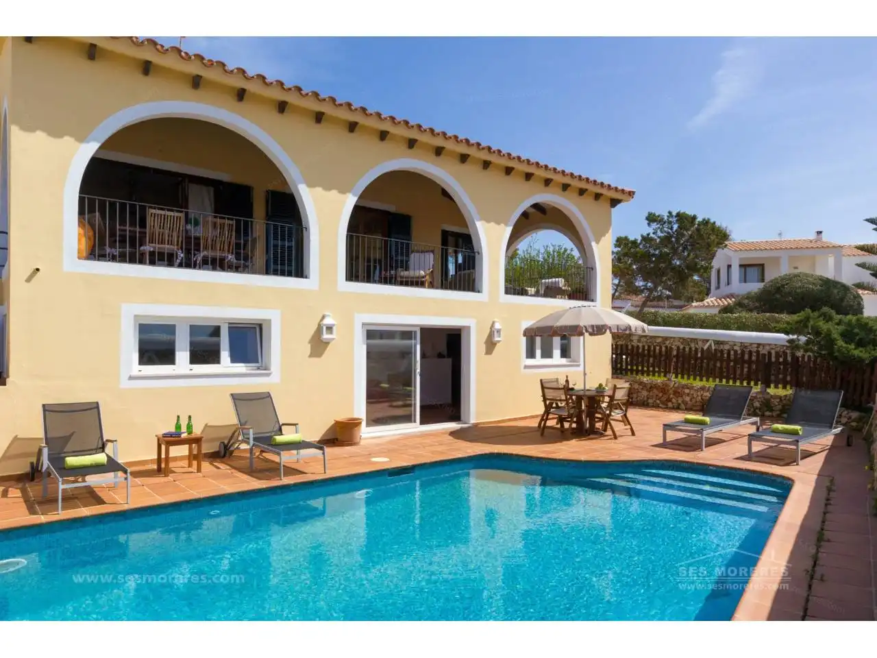 Chalet con piscina en venta en Cala en Blanes, imagen 2
