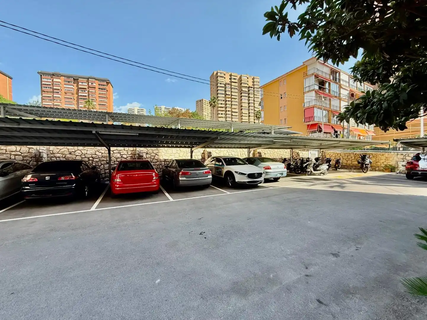 Aparcament de Apartament en venda en Benidorm amb Aire condicionat, Terrassa i Moblat