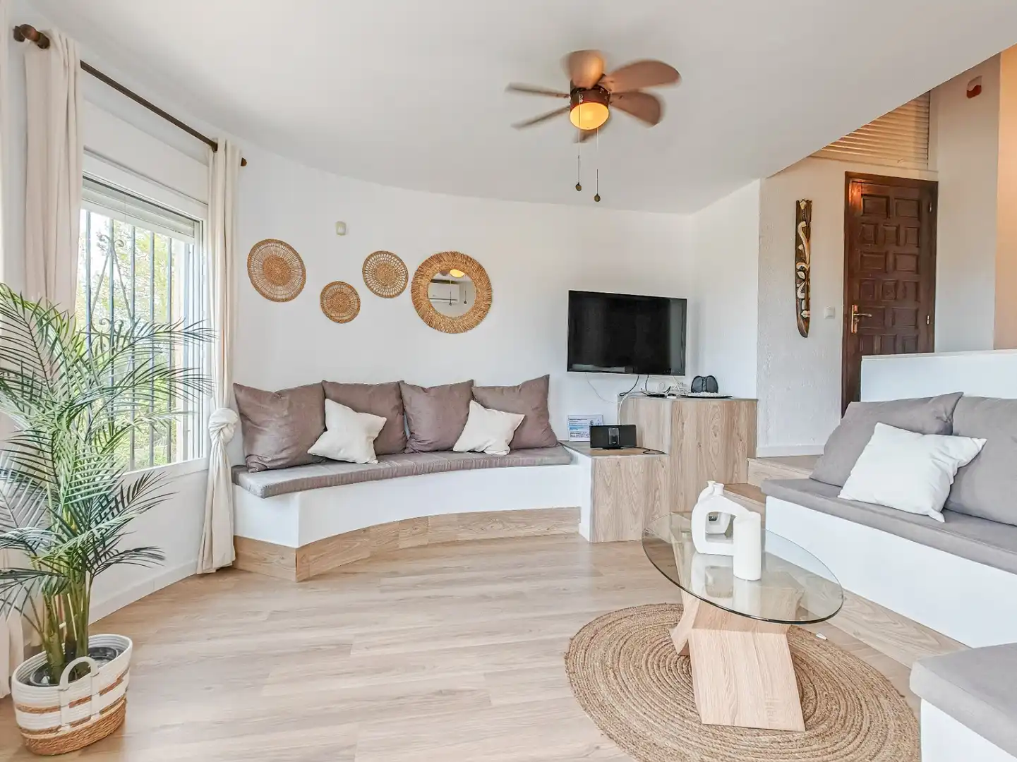 Detached house with pool for sale in Carrer de Learco, imagen 7